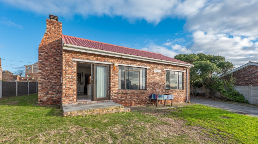 To Let 3 Bedroom Property for Rent in Struisbaai Western Cape
